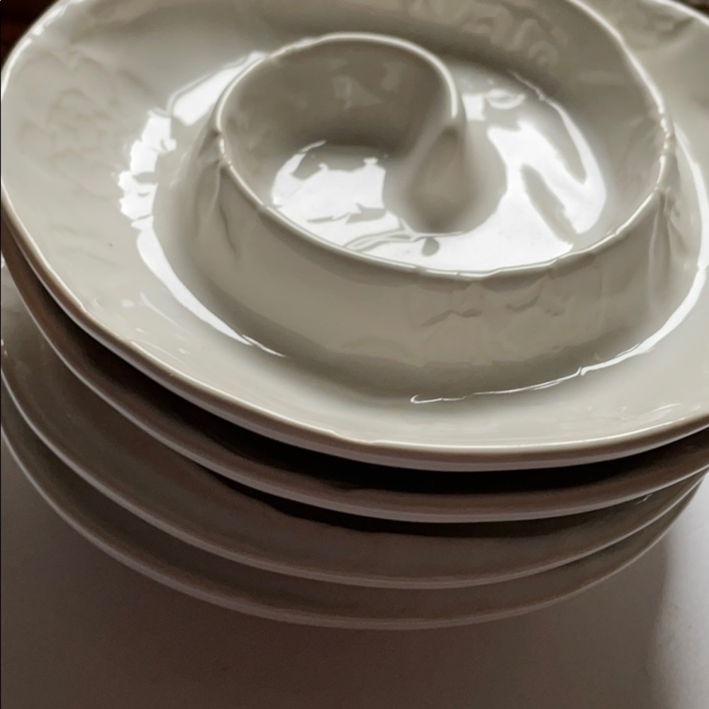 Set of 4 swirled dishes